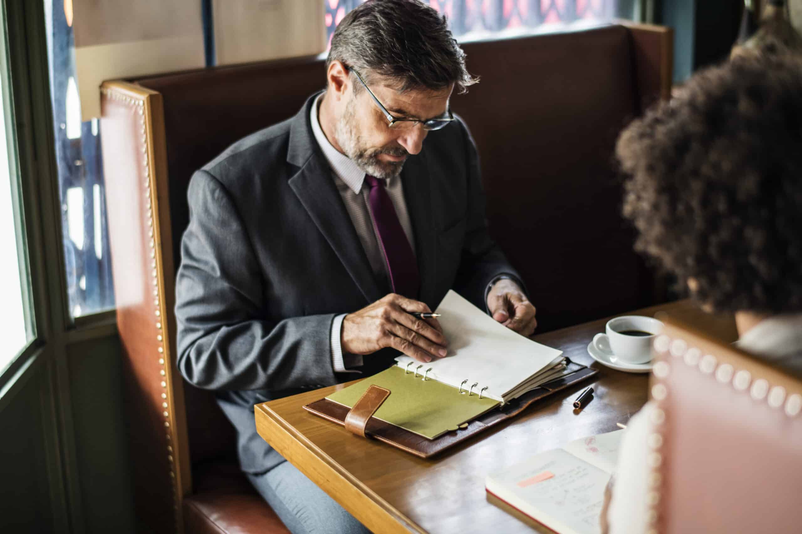IA para abogados de Extranjería: tipos de arraigo y requisitos al día